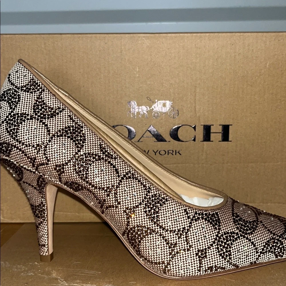 Coach Womens Daisy Pump in Crystal Signature Jacquard - Picture 4 of 5